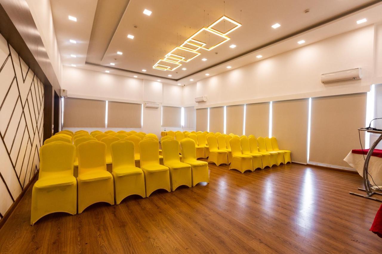 Hotel Clubhouse Nami Residency, Ahmedabad Extérieur photo