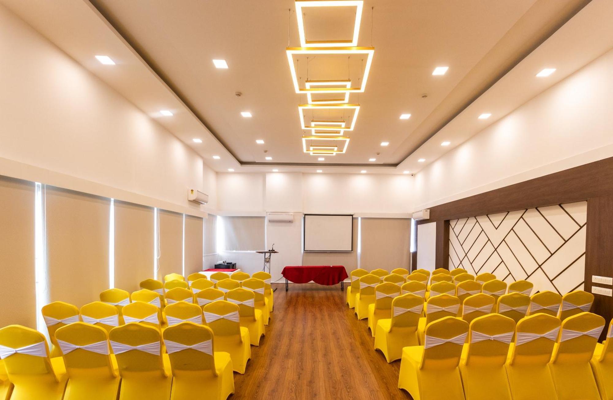 Hotel Clubhouse Nami Residency, Ahmedabad Extérieur photo