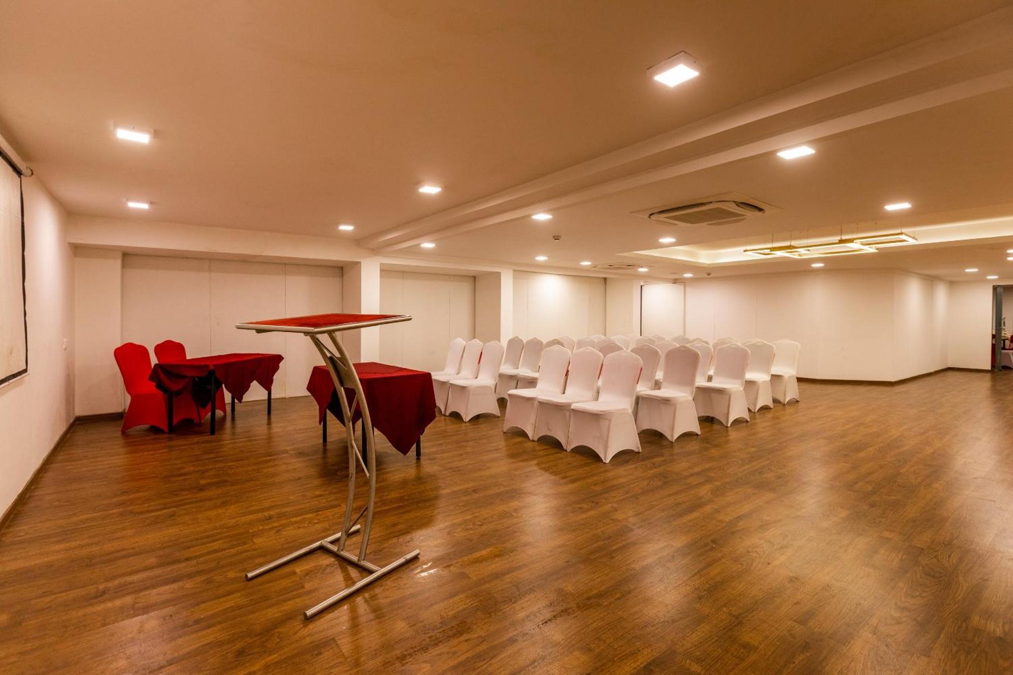 Hotel Clubhouse Nami Residency, Ahmedabad Extérieur photo