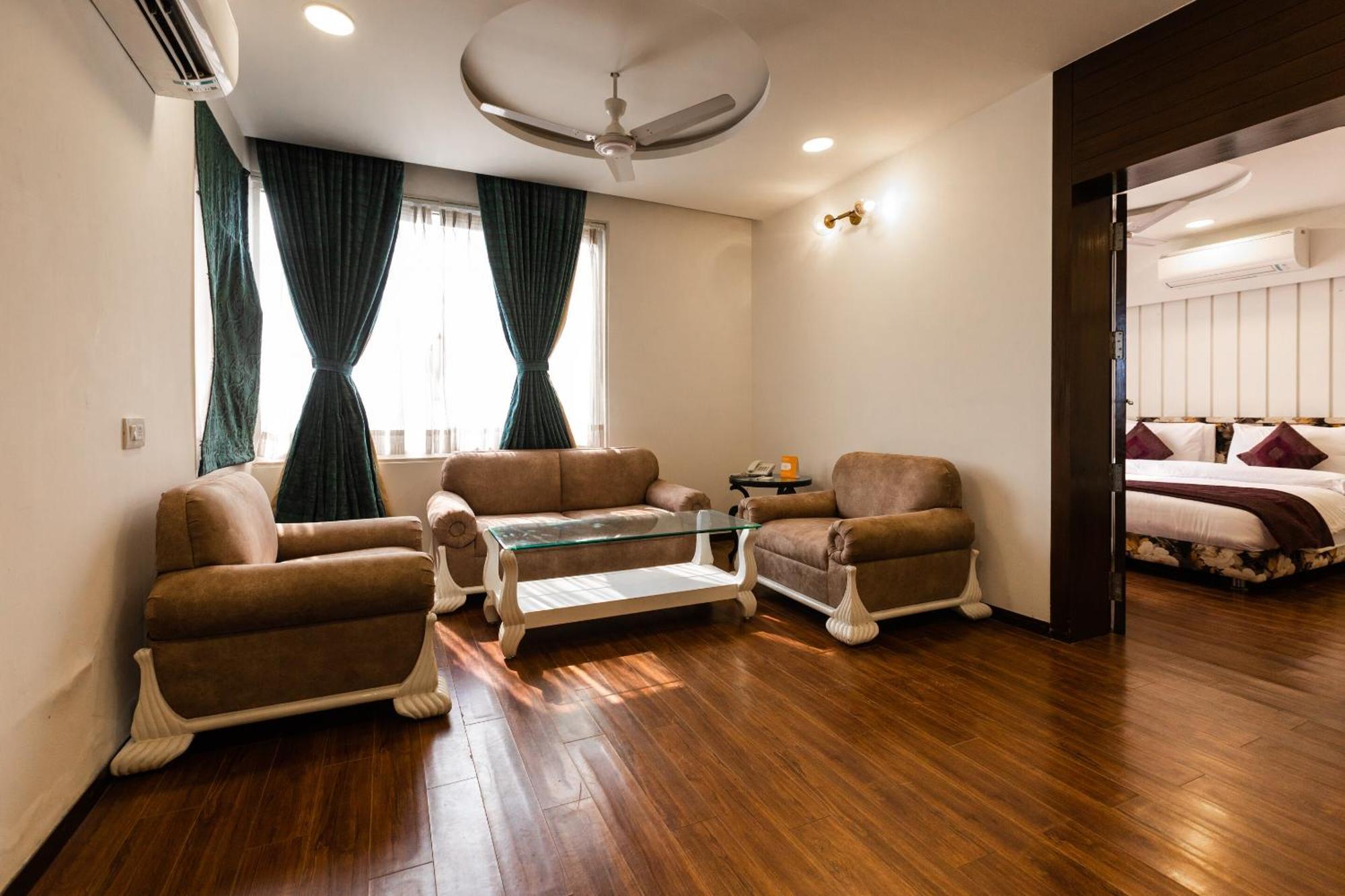 Hotel Clubhouse Nami Residency, Ahmedabad Extérieur photo