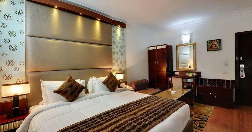Hotel Clubhouse Nami Residency, Ahmedabad Extérieur photo